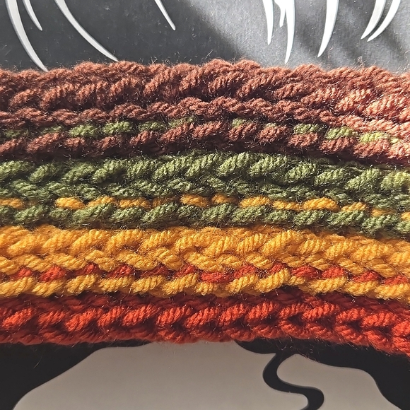 Handmade Turban Knit Headband - Picture 4 of 5